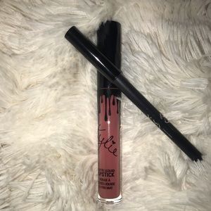 NEVER USED kylie lip kit!